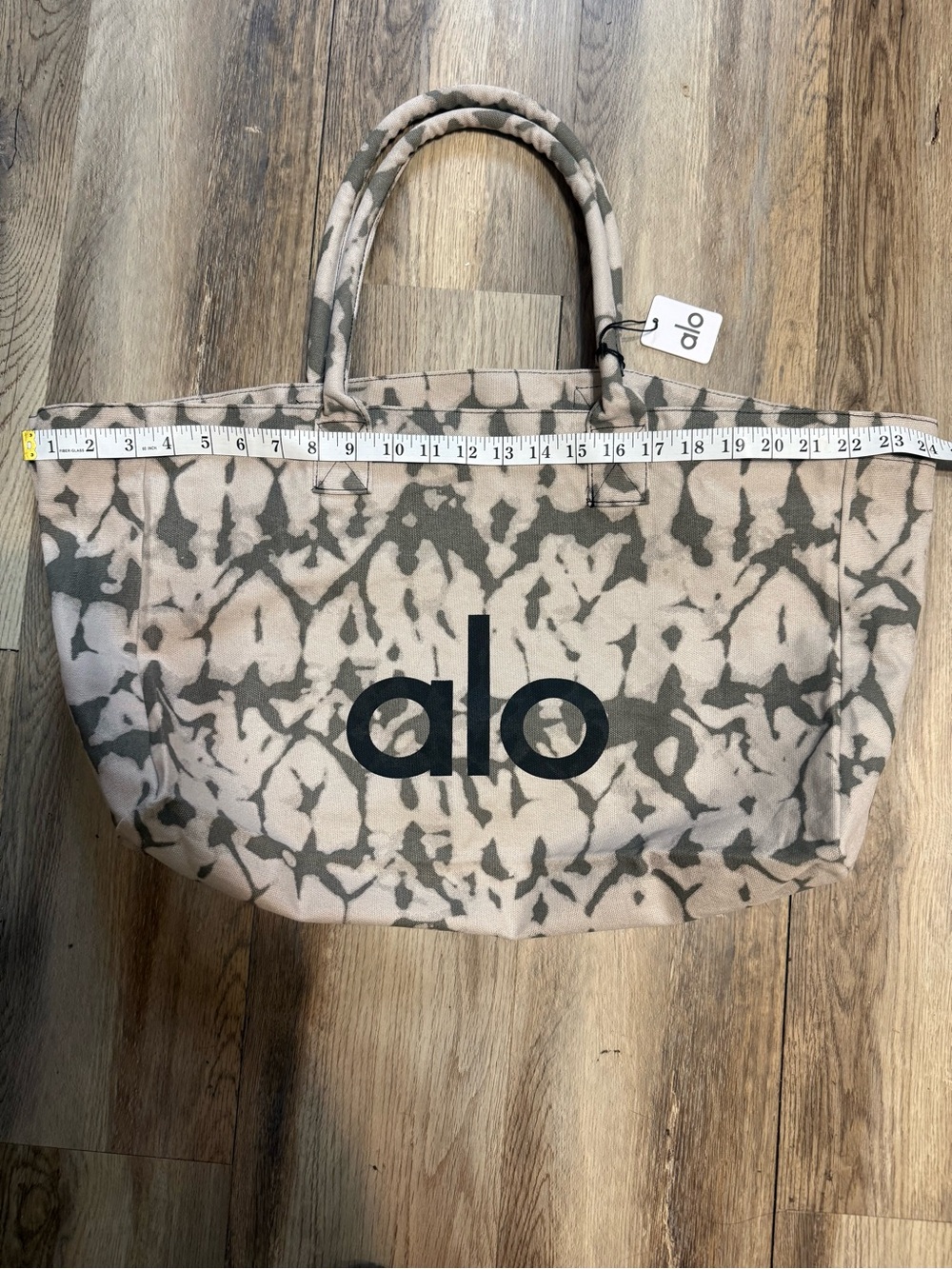 ALO Yoga Beige and Olive Tie-Dye Canvas Tote - Picture 3 of 6